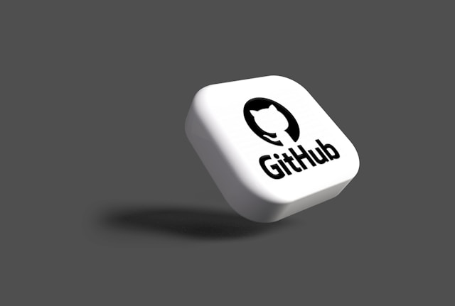 【2025年最新】GitHubプロフィールに非公開リポジトリの統計を表示する完全ガイドのサムネイル画像